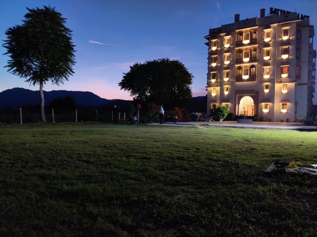 Satyam Palace Resort Пушкар Экстерьер фото
