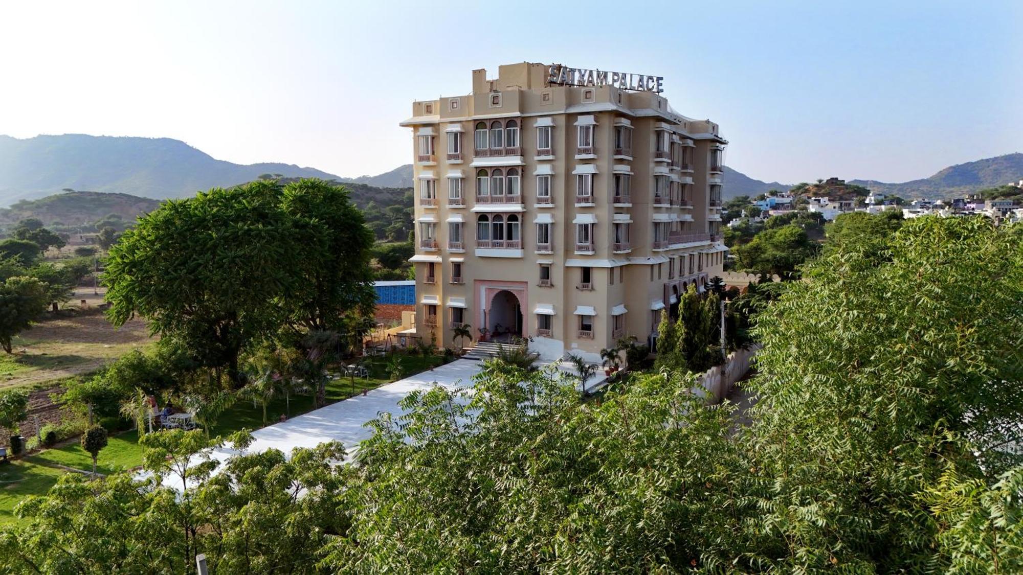 Satyam Palace Resort Пушкар Экстерьер фото