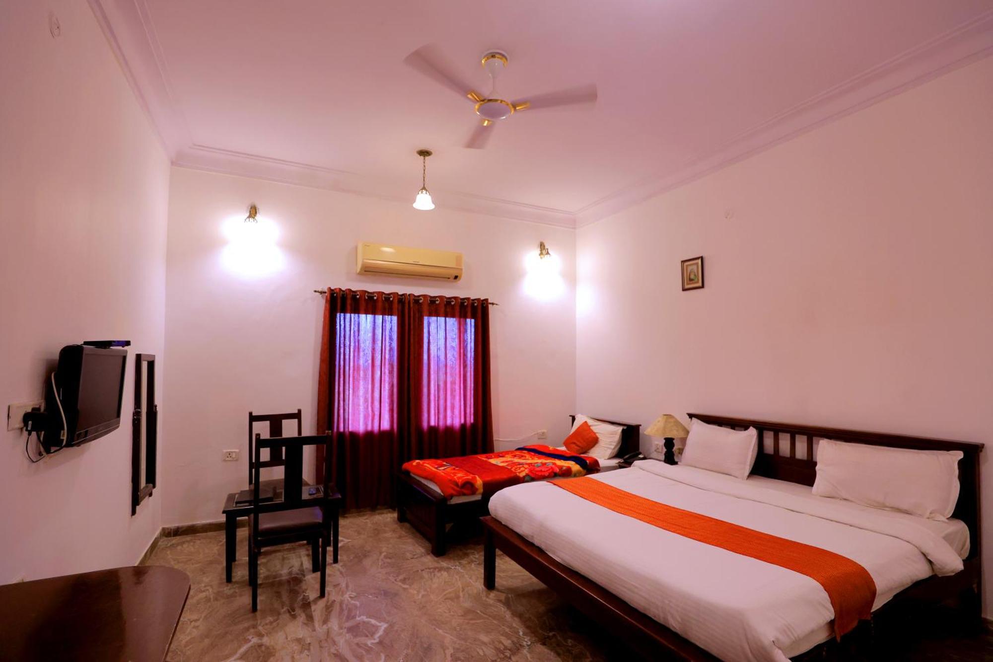 Satyam Palace Resort Пушкар Экстерьер фото